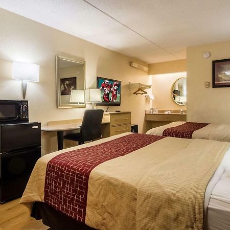 Red Roof Inn Detroit Metro Airport - Belleville Εξωτερικό φωτογραφία