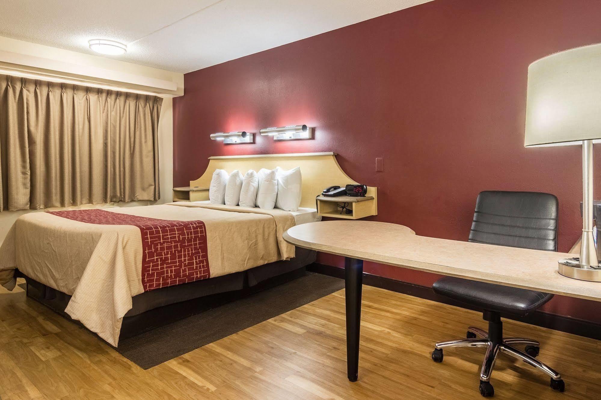 Red Roof Inn Detroit Metro Airport - Belleville Εξωτερικό φωτογραφία
